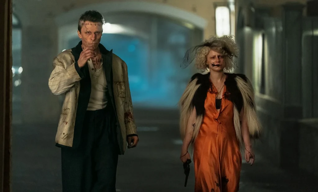 Christian Bale e Jessie Buckley como os protagonistas / Foto: Reprodução