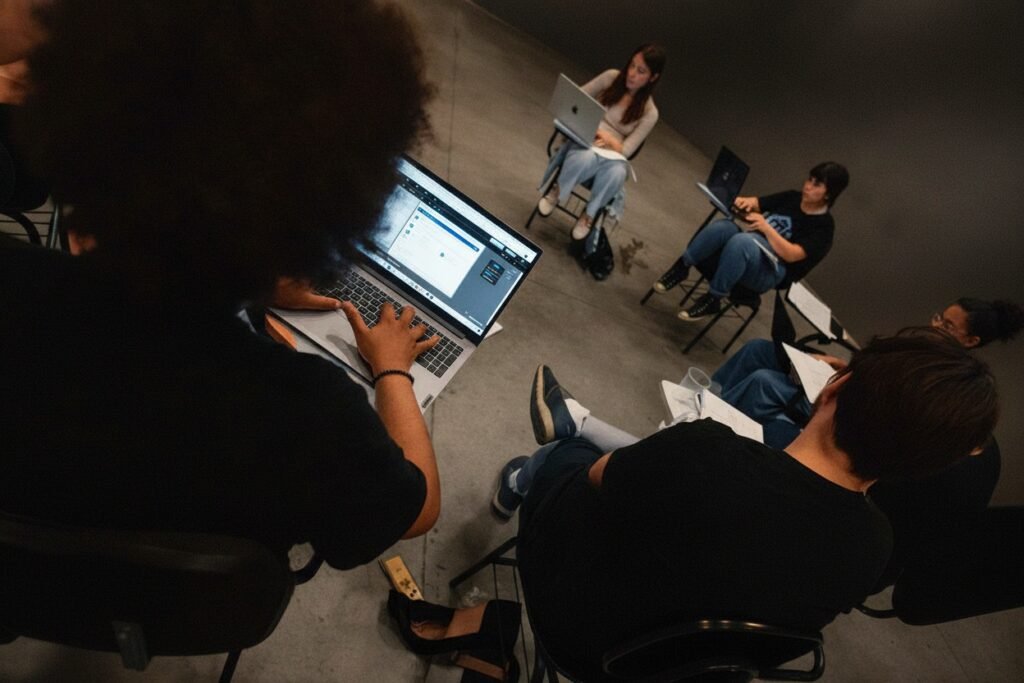 As oficinas são conduzidas por profissionais mulheres atuantes na área / Cred Florbela Letícia